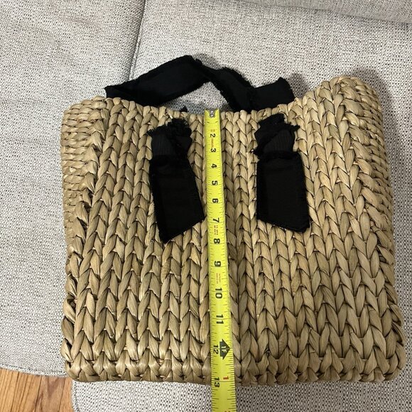Pamela Munson Petite Isla Bahia Cornhusk Tote Bag with Black Straps - Picture 10 of 11